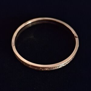 Elegant Antique Victorian 12K Gold Bangle